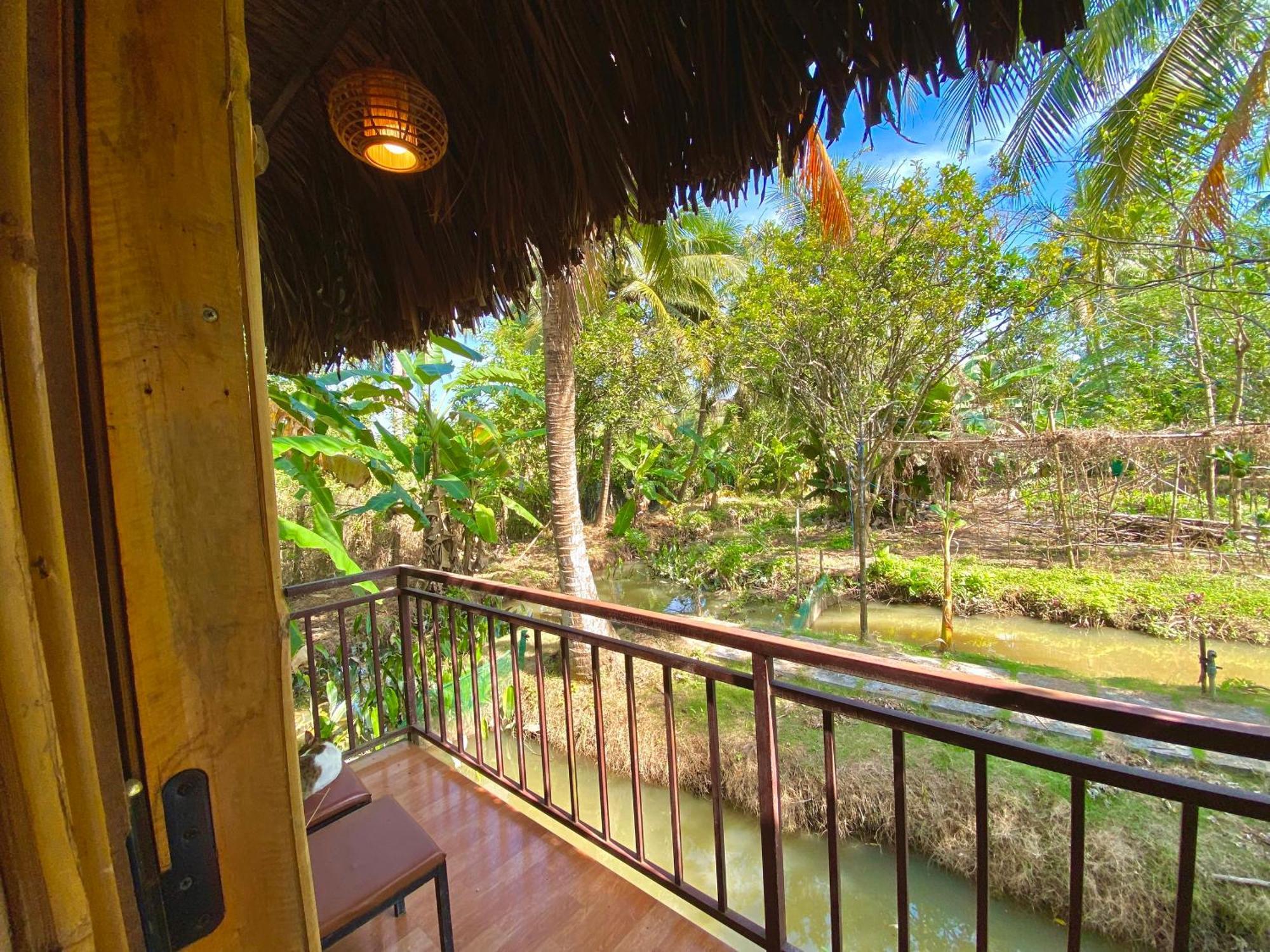 Hide Away Bungalows In Ben Tre City Eksteriør bilde