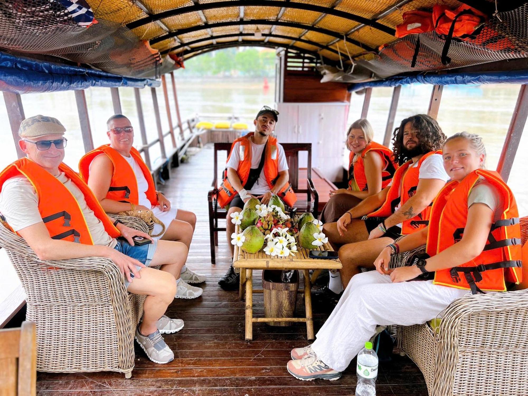Hide Away Bungalows In Ben Tre City Eksteriør bilde